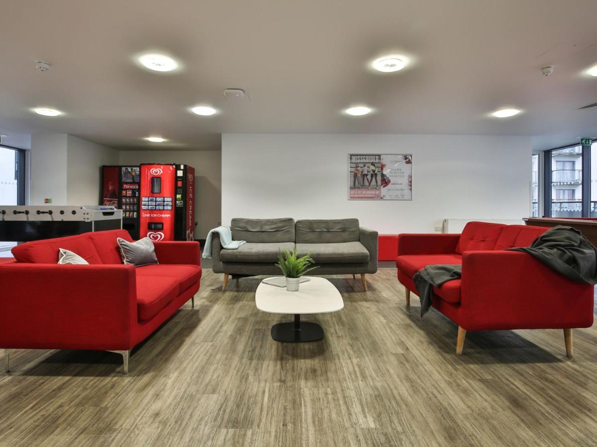 Sterling Court In Wembley Лондон Экстерьер фото