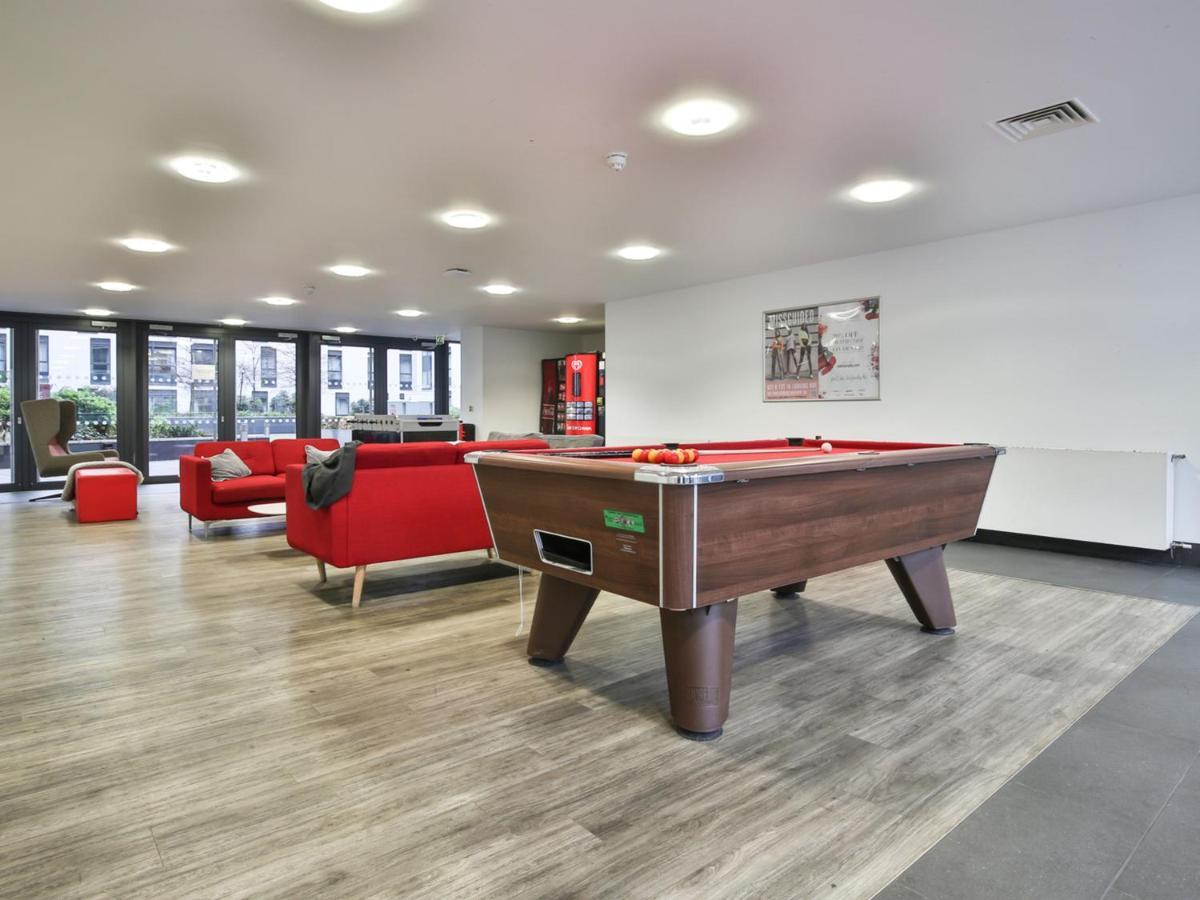 Sterling Court In Wembley Лондон Экстерьер фото
