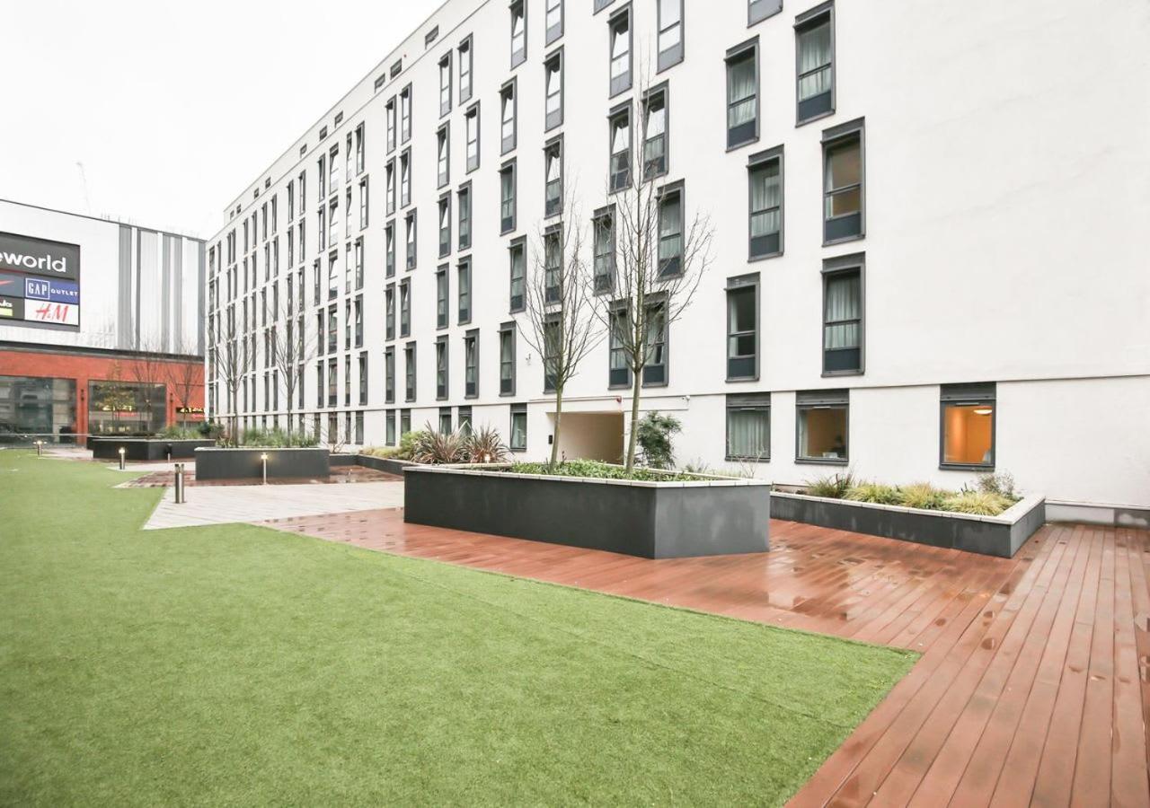 Sterling Court In Wembley Лондон Экстерьер фото