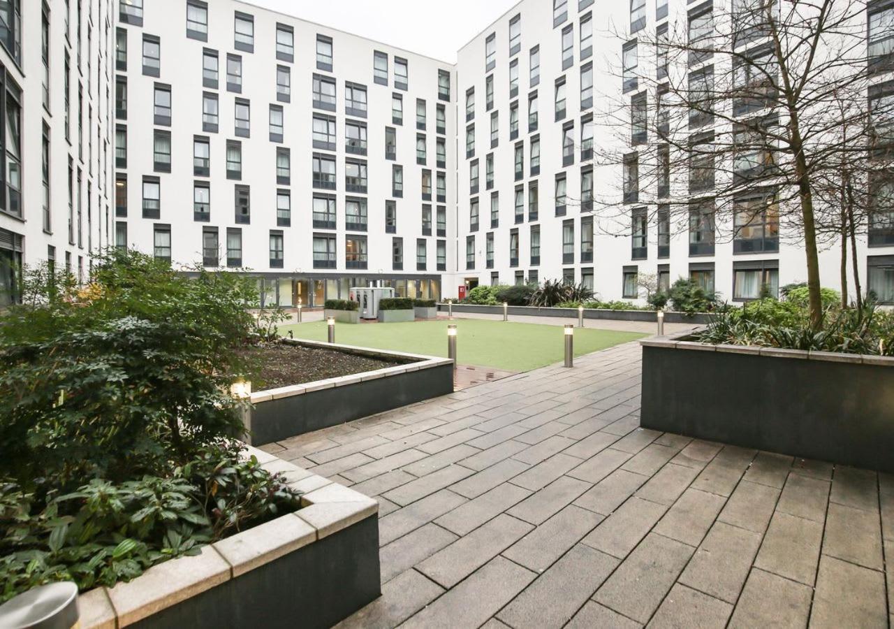 Sterling Court In Wembley Лондон Экстерьер фото