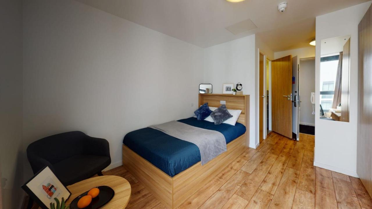 Sterling Court In Wembley Лондон Экстерьер фото