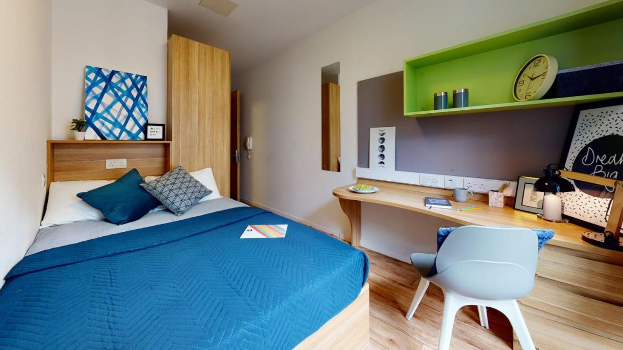 Sterling Court In Wembley Лондон Экстерьер фото